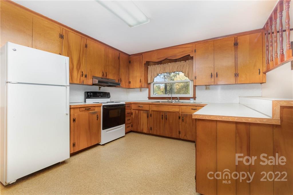 898 East Old Limestone Road York, SC 29745 - Photo 8 of 34 Gallery Image 8