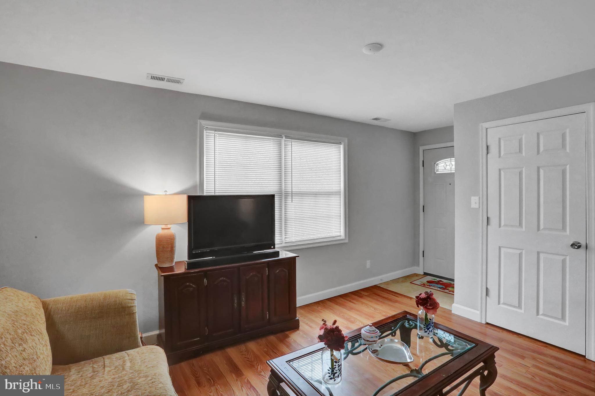 304 Riverside Road Baltimore, MD 21221 - Photo 2 of 43