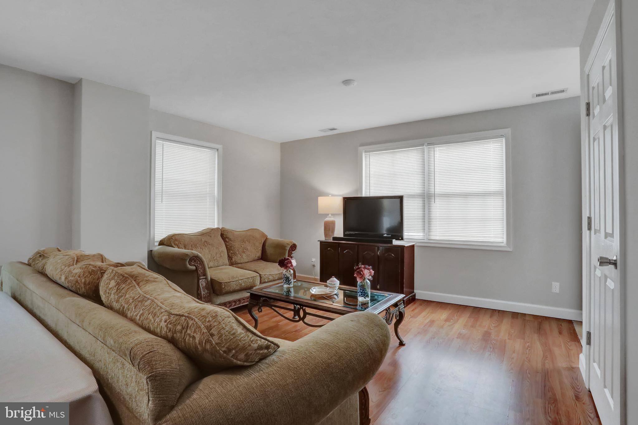 304 Riverside Road Baltimore, MD 21221 - Photo 4 of 43