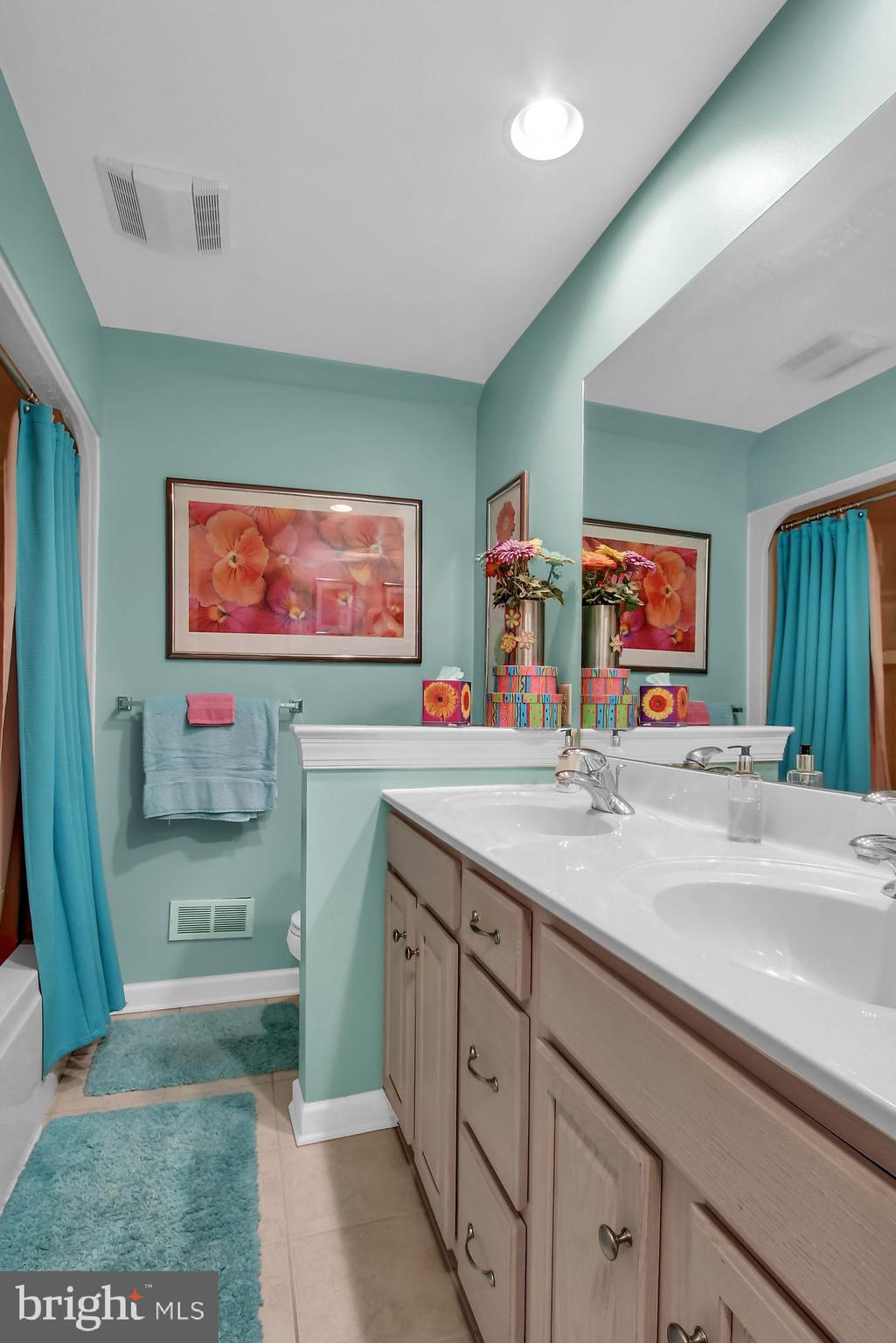 735 Rohen Ridge Drive Lititz, PA 17543 - Photo 30 of 50 Bathroom