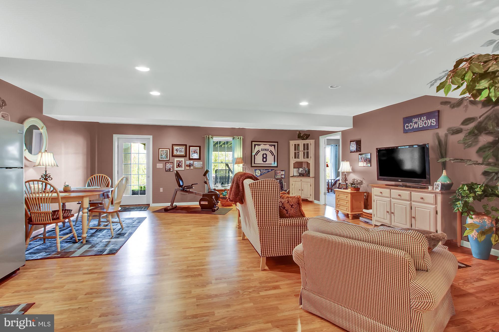 735 Rohen Ridge Drive Lititz, PA 17543 - Photo 31 of 50 In Law Suite