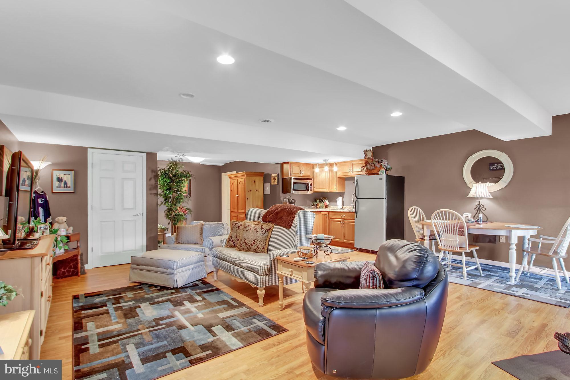 735 Rohen Ridge Drive Lititz, PA 17543 - Photo 32 of 50 In Law Suite