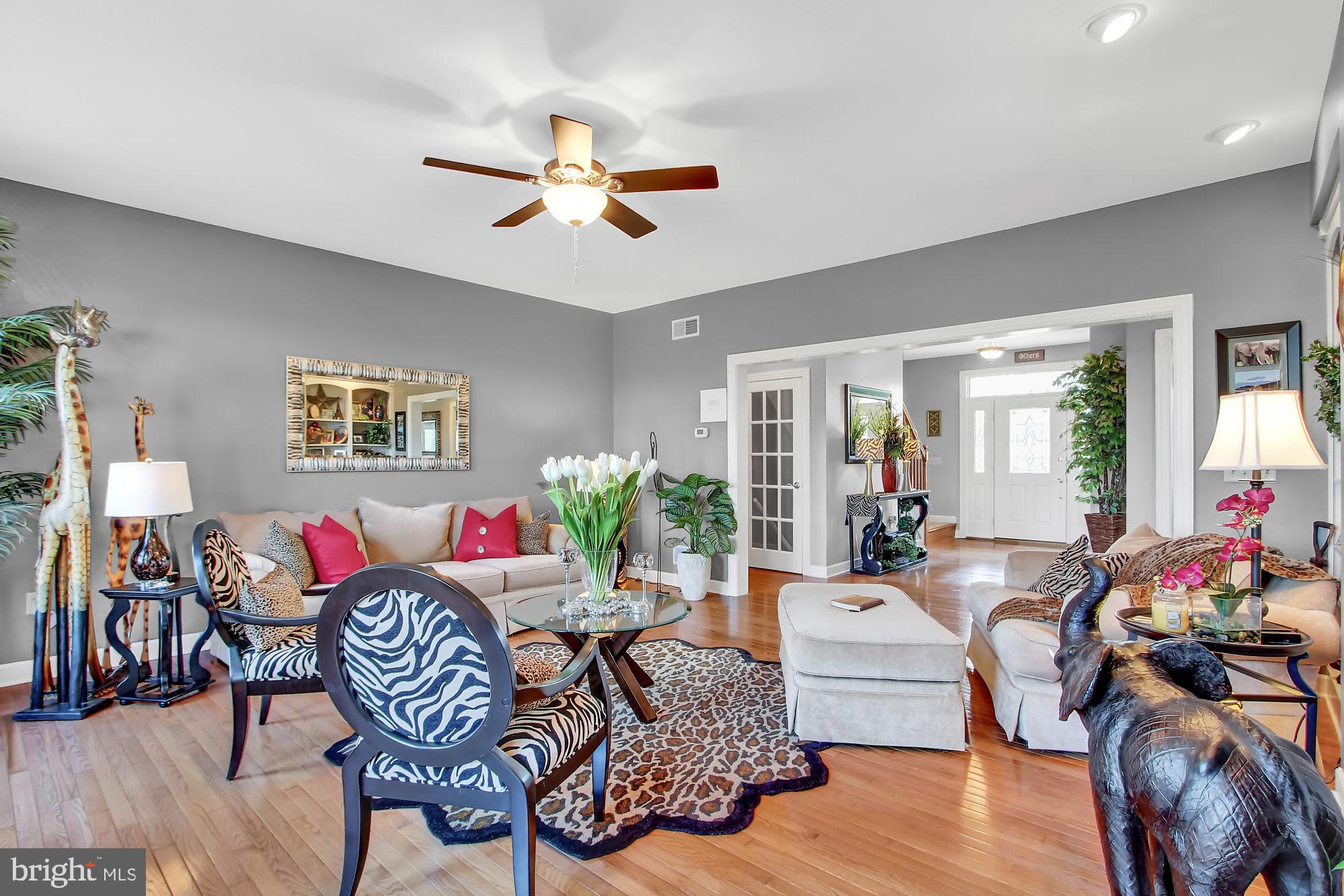 735 Rohen Ridge Drive Lititz, PA 17543 - Photo 5 of 50 Living Room