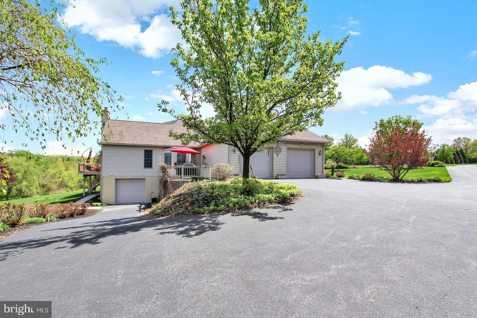 735 Rohen Ridge Drive Lititz, PA 17543 - Photo 47 of 50 Garage