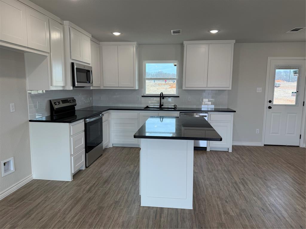 209 Altom Road Springtown, TX 76082 - Photo 4 of 7