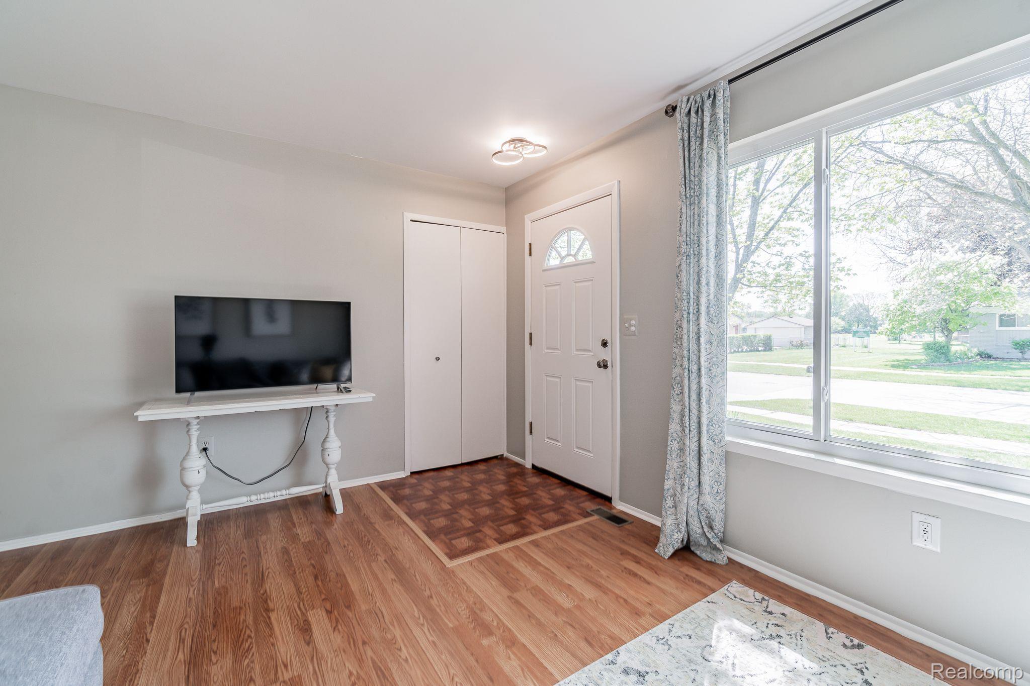 1579 Rustic Ridge Road Canton, MI 48188 - Photo 7 of 34 Gallery Image 7