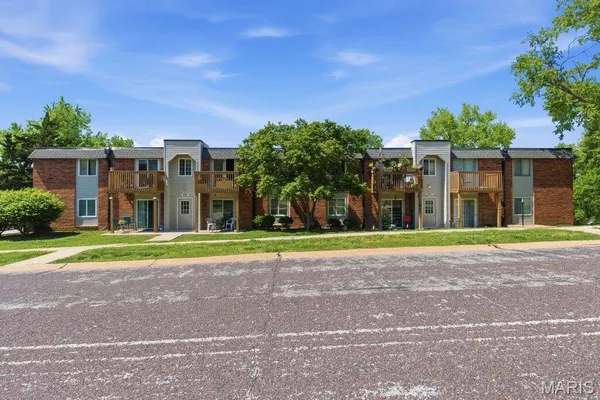 $83,500 | 2741 Westphalia Court, Unit F, St. Louis, MO 63129