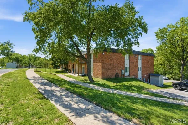 $83,500 | 2741 Westphalia Court, Unit F, St. Louis, MO 63129