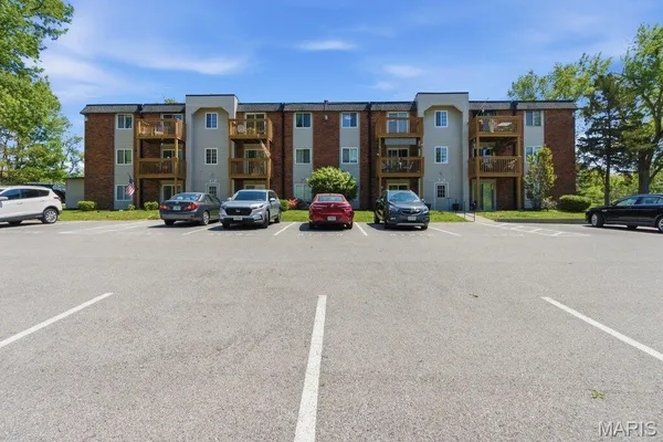 $83,500 | 2741 Westphalia Court, Unit F, St. Louis, MO 63129