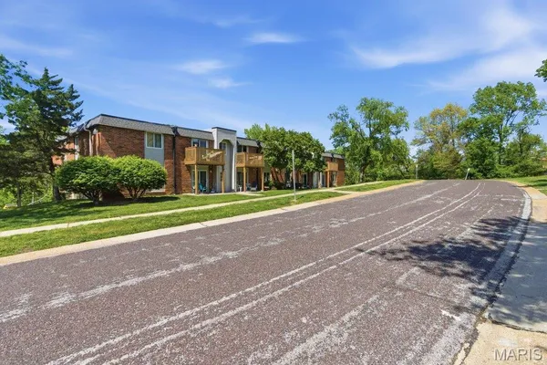 $83,500 | 2741 Westphalia Court, Unit F, St. Louis, MO 63129