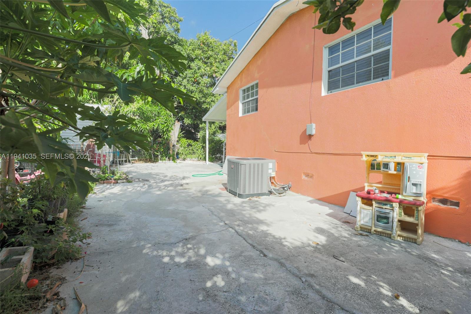 827 Northwest 73rd Street Miami, FL 33150 - Photo 20 of 29