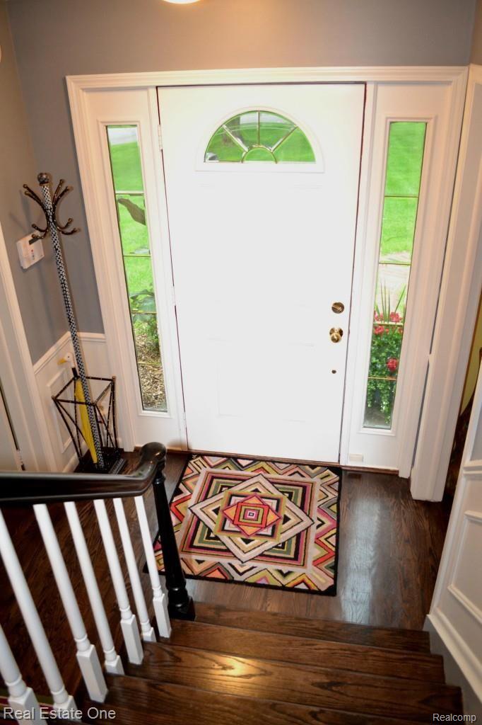 6785 Halyard Road Bloomfield Hills, MI 48301 - Photo 3 of 40 foyer.jpg
