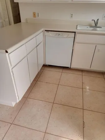 $1,205 | 4140 East Cliffside Trail, Unit H, Rimrock, AZ 86335