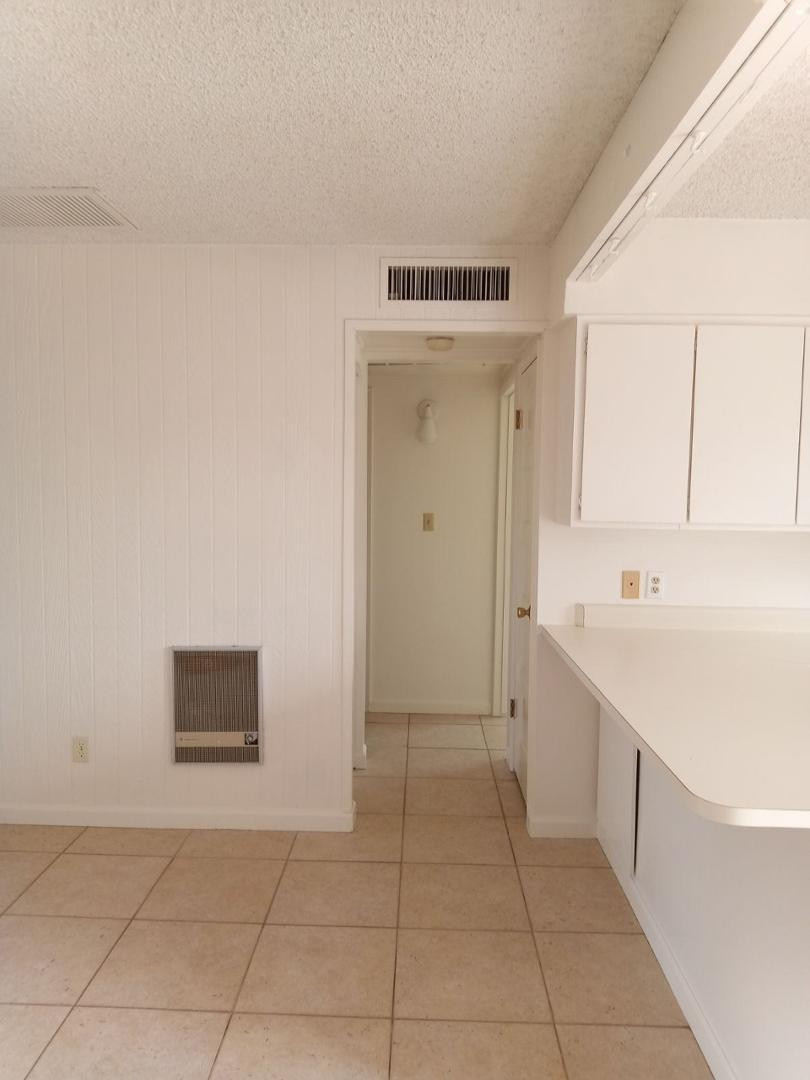 4140 East Cliffside Trail, Unit H Rimrock, AZ 86335 - Photo 7 of 15 a spacious bathroom with a bathtub sink and a mirror