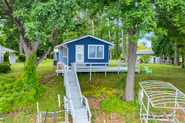 $550,000 | 81735 Laguna Beach Drive, Lawton, MI 49065