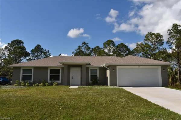 $1,900 | 6129 Laurelwood Drive, Fort Myers, FL 33905