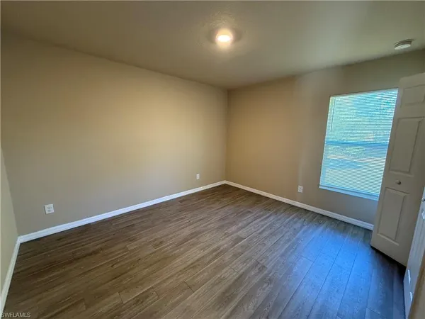 $1,900 | 6129 Laurelwood Drive, Fort Myers, FL 33905