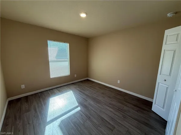 $1,900 | 6129 Laurelwood Drive, Fort Myers, FL 33905