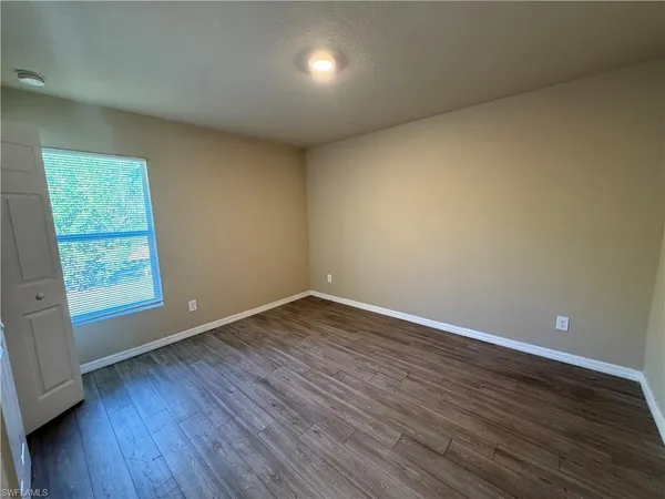 $1,900 | 6129 Laurelwood Drive, Fort Myers, FL 33905