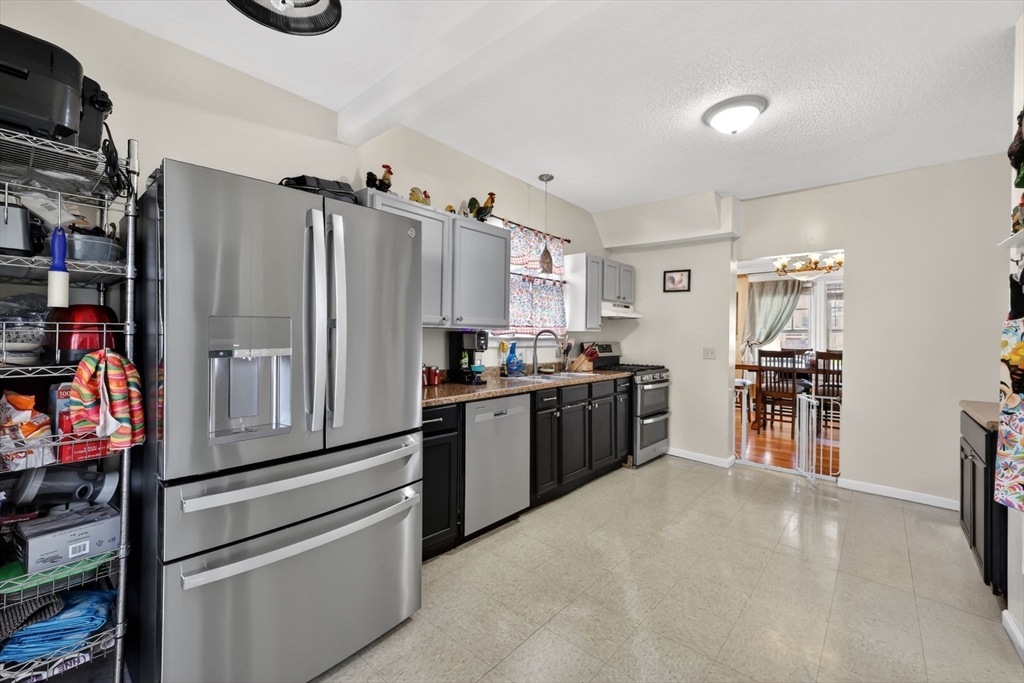 14 Herman Street Springfield, MA 01108 - Photo 18 of 42
