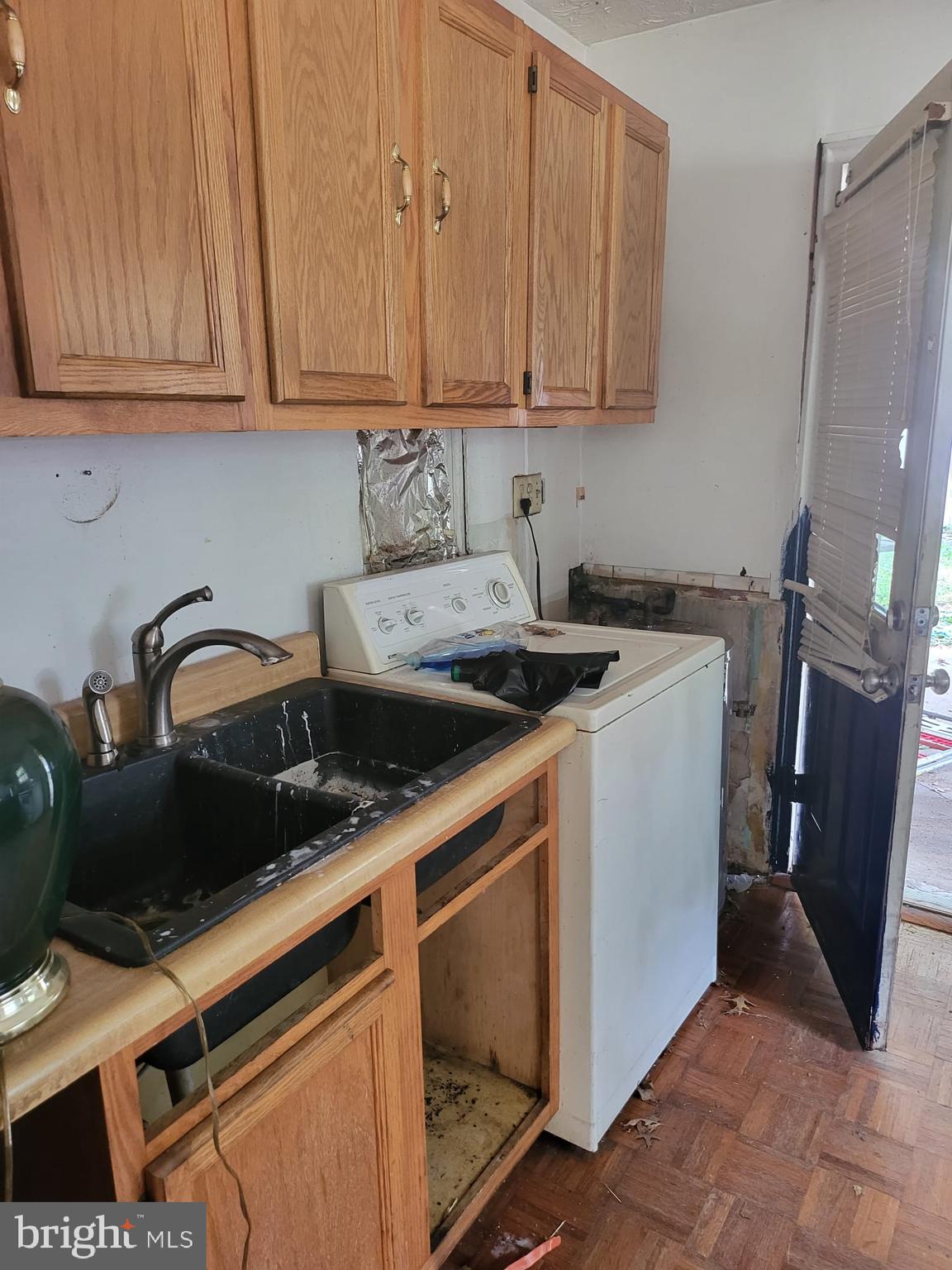 9001 Taylor Street Springdale, MD 20706 - Photo 12 of 14 Kitchen