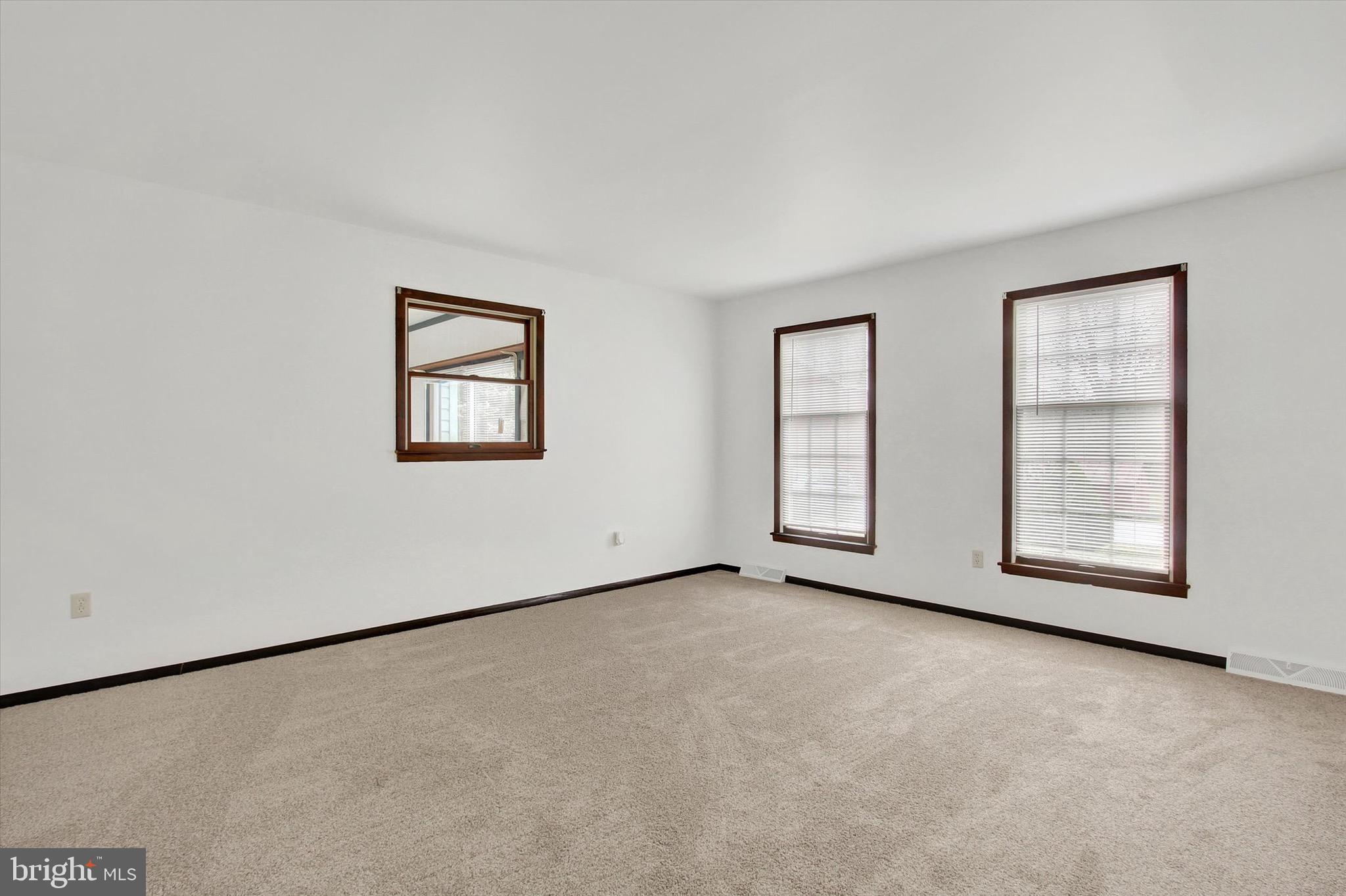 9230 Orchard Road Spring Grove, PA 17362 - Photo 5 of 28 Gallery Image 5