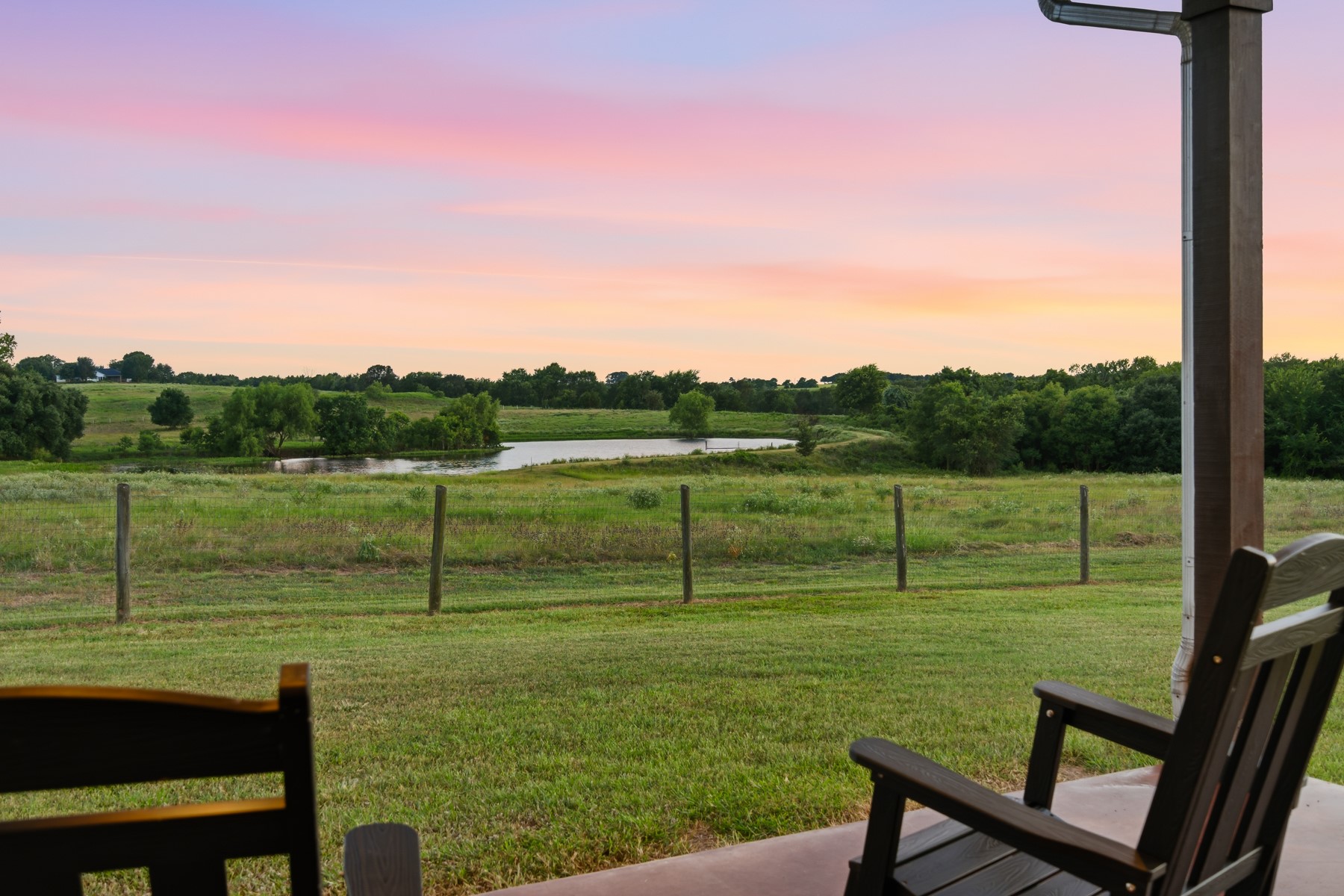 8437 Tottenham Road Bellville, TX 77418 - Photo 4 of 50 Gallery Image 4
