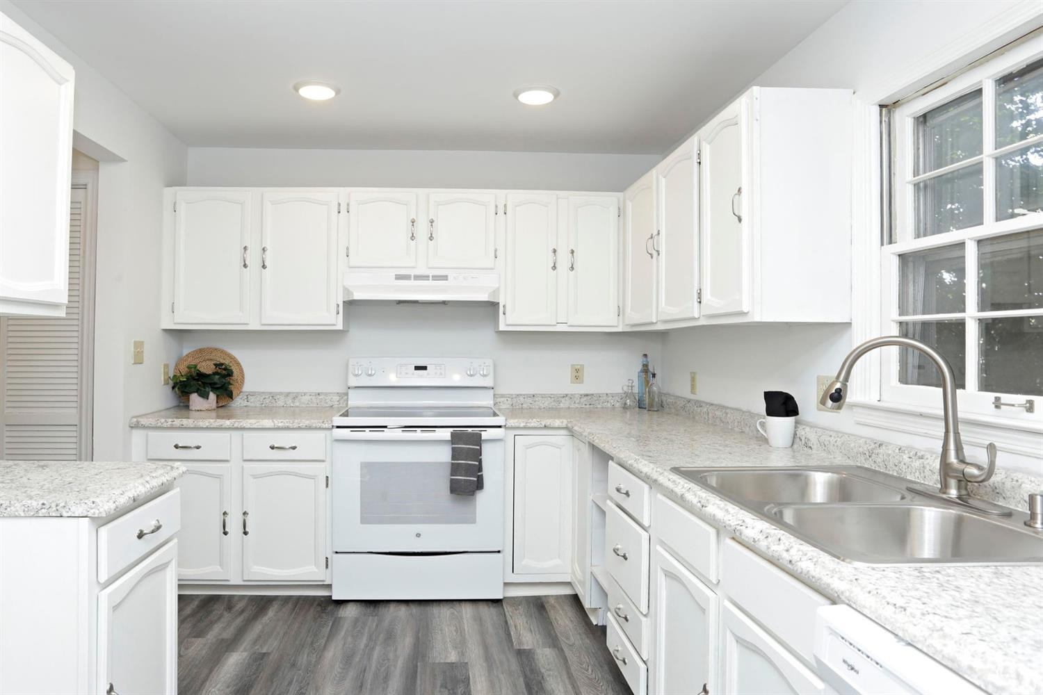 1121 Spring Run Road Lexington, KY 40514 - Photo 1 of 23 Photo 1