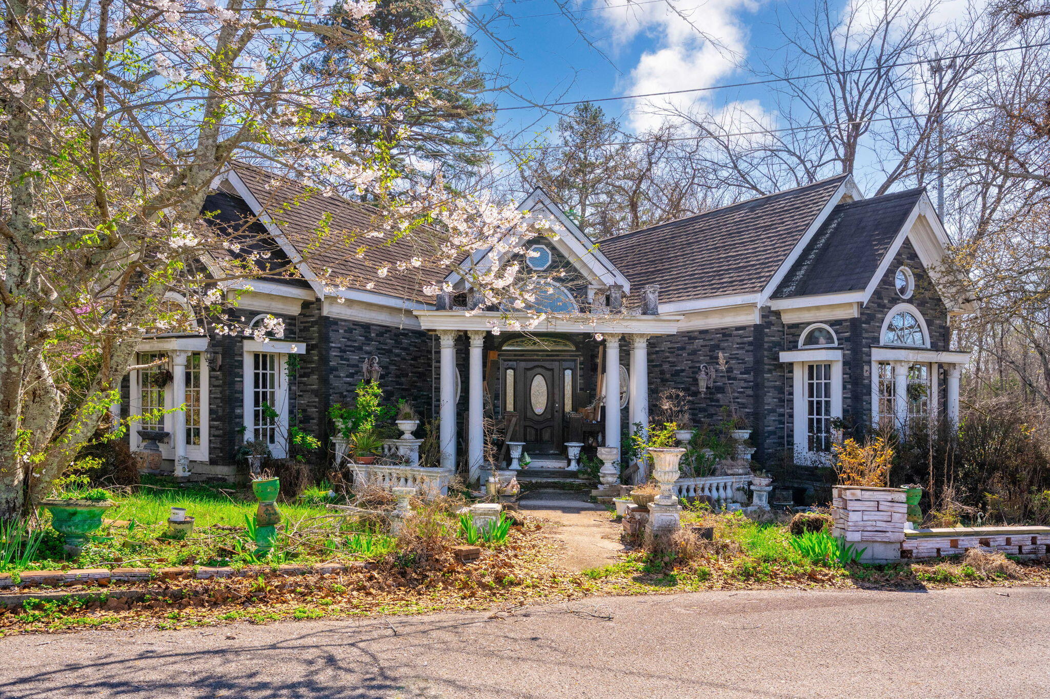 1303 Springview Drive Chattanooga, TN 37421 - Photo 1 of 17 1-web-or-mls-DSC_2979