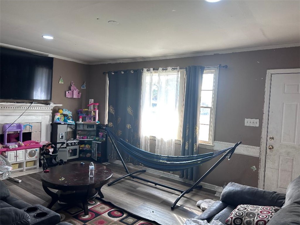 213 East Shockley Ferry Road Anderson, SC 29624 - Photo 20 of 20 This inviting living space features ample natural light and durable flooring, perfect for comfortable daily living.