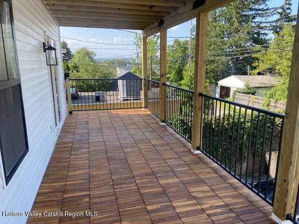 $2,800 | 432 Warren Street, Unit 2R, Hudson, NY 12534