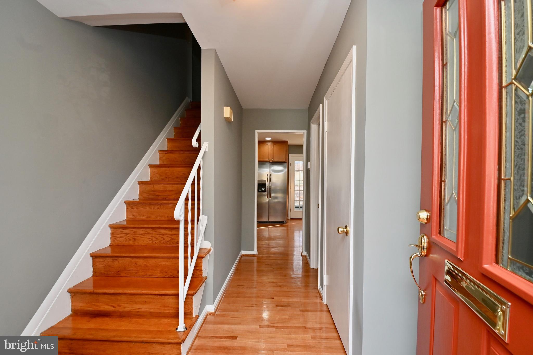 6153 Roxbury Avenue Springfield, VA 22152 - Photo 3 of 56