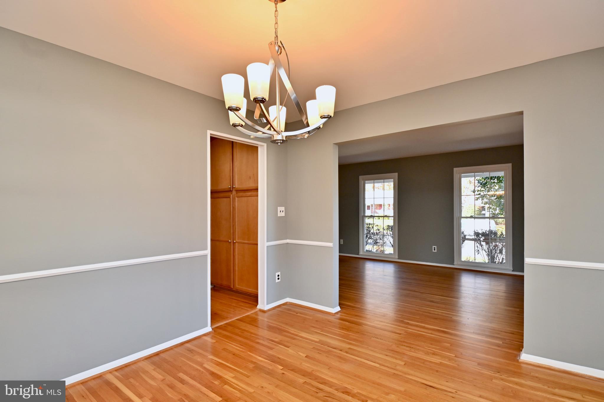 6153 Roxbury Avenue Springfield, VA 22152 - Photo 8 of 56