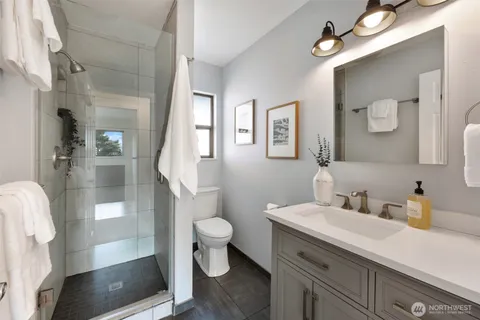 $1,650,000 | 10960 39th Avenue Southwest, Seattle, WA 98146