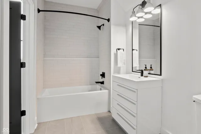 $3,649,000 | 9700 Windy Hills Drive, Zionsville, IN 46077