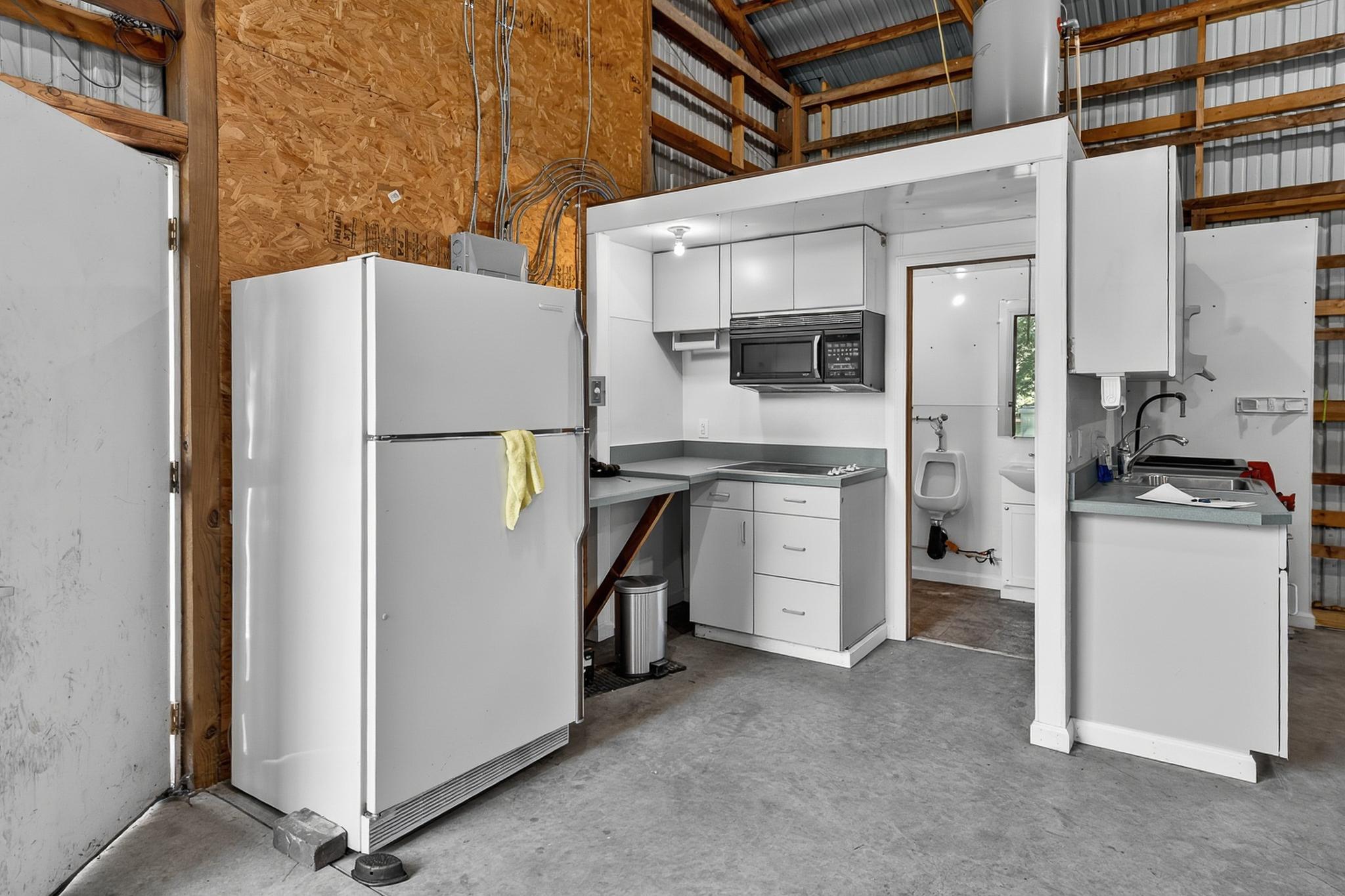 1306 Long Ln Road Lenhartsville, PA 19534 - Photo 73 of 76 Garage kitchen