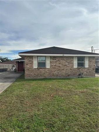 $1,000 | 115 K Street, Unit A, Belle Chasse, LA 70037