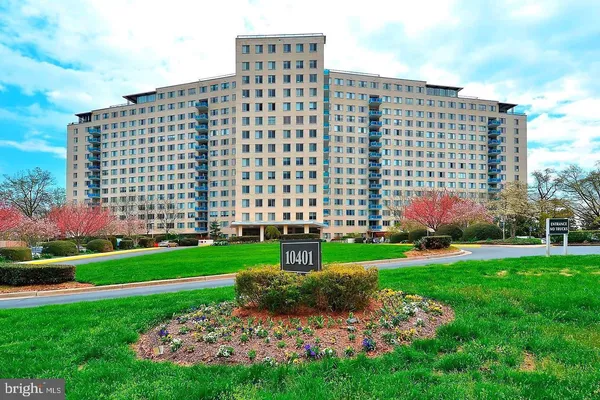 $1,700 | 10401 Grosvenor Place, Unit 524, Rockville, MD 20852