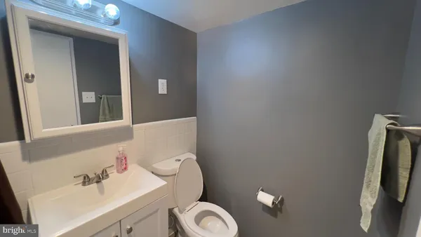 $1,700 | 10401 Grosvenor Place, Unit 524, Rockville, MD 20852