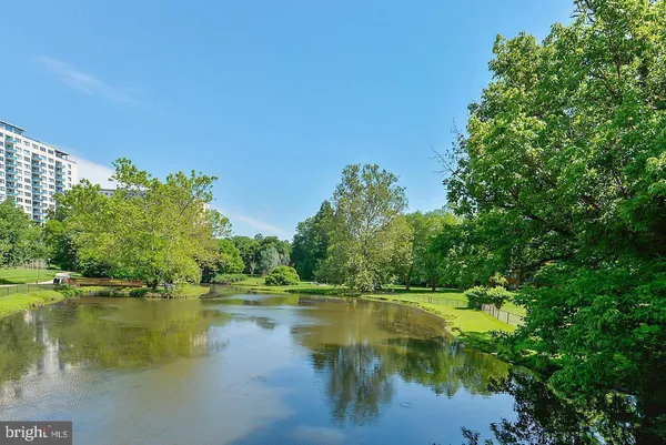 $1,700 | 10401 Grosvenor Place, Unit 524, Rockville, MD 20852