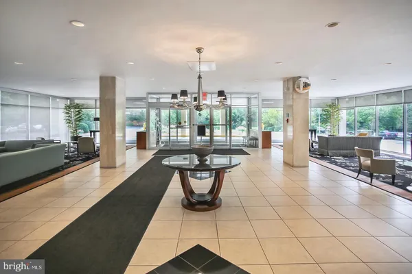 $1,700 | 10401 Grosvenor Place, Unit 524, Rockville, MD 20852