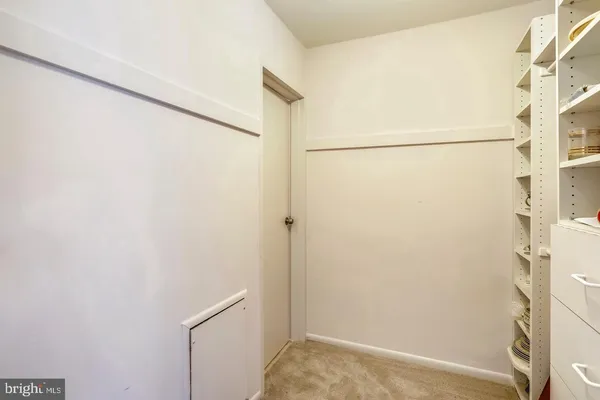 $1,700 | 10401 Grosvenor Place, Unit 524, Rockville, MD 20852