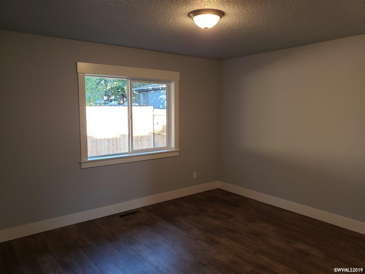973 Walker Road Lebanon, OR 97355 - Photo 24 of 32 Gallery Image 24
