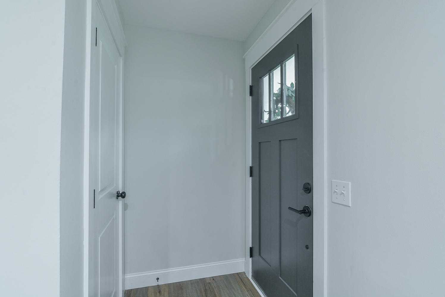 3207 Temple Hill Road Erwin, TN 37650 - Photo 8 of 37 3207 Temple entry foyer