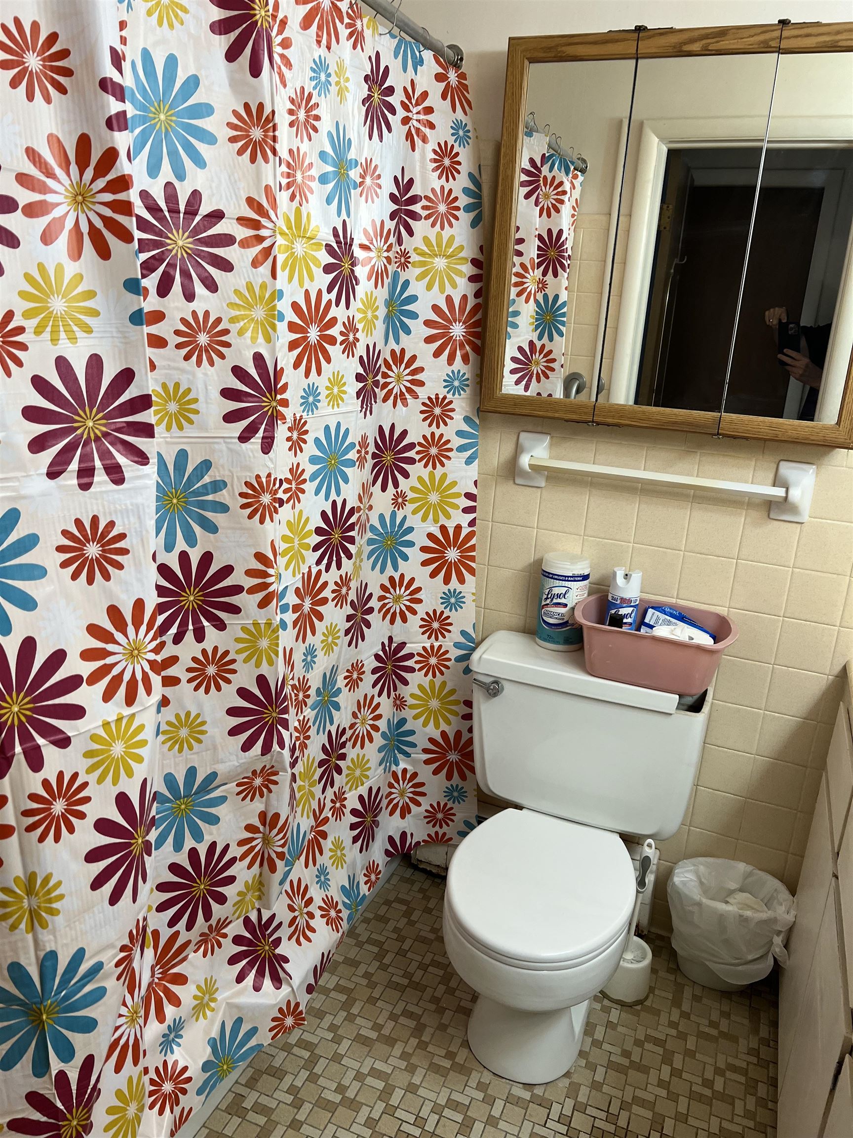 21530 Kelly Road Eastpointe, MI 48021 - Photo 8 of 14 50160494-b6000d43-53f6-45d5-a17d-32f1720cc6fa.JPG