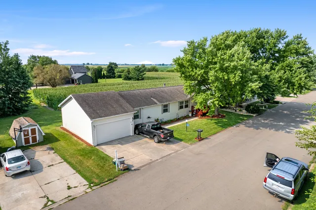 $149,900 | 32 Peggy Drive, Sandwich, IL 60548