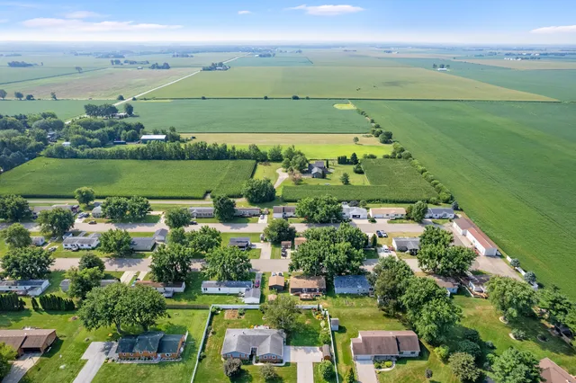 $149,900 | 32 Peggy Drive, Sandwich, IL 60548