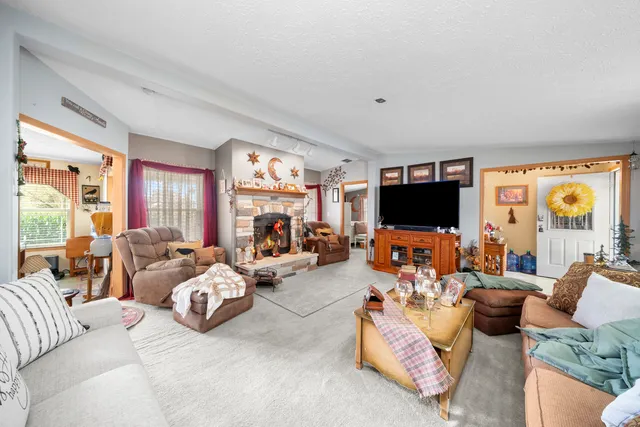 $149,900 | 32 Peggy Drive, Sandwich, IL 60548