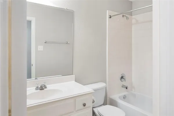 $2,390 | 3225 Winding Ridge Circle, Mansfield, TX 76063