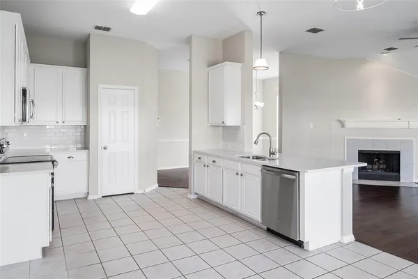 $2,390 | 3225 Winding Ridge Circle, Mansfield, TX 76063